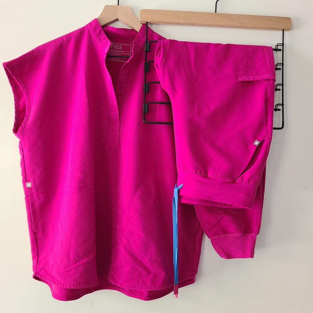 Figs Medium Scrub Set